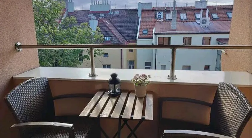 Cozy rooftop with balcony - Image 1