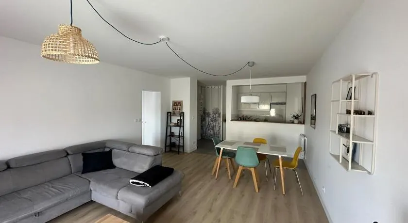 Grand T2 cosy à deux pas de Bordeaux, Arkea Arena, Netflix, Wifi, Nespresso - Image 1