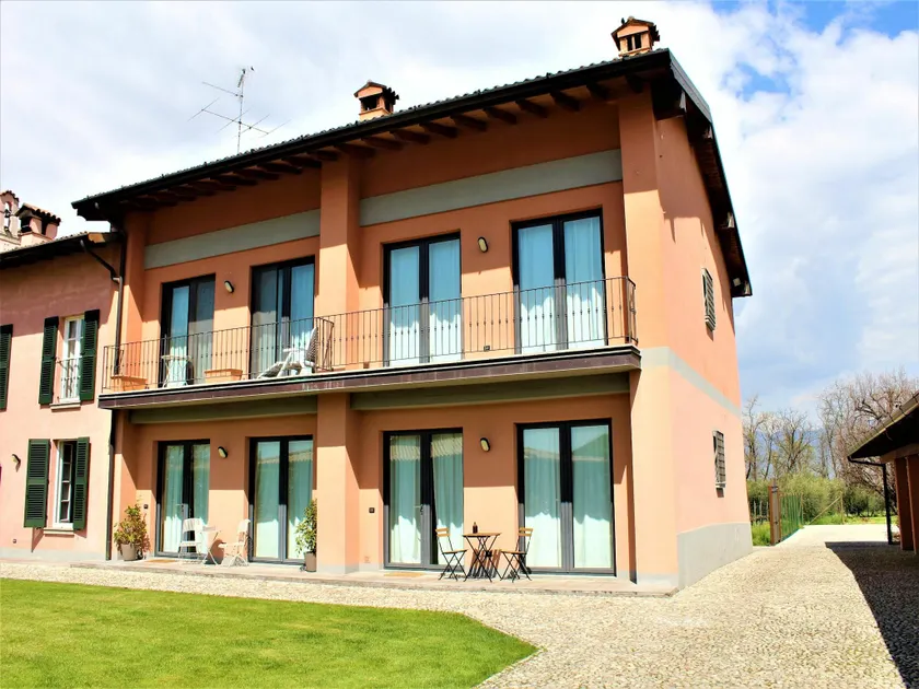 Flat With Swimming Pool and air Conditioning - Image 1