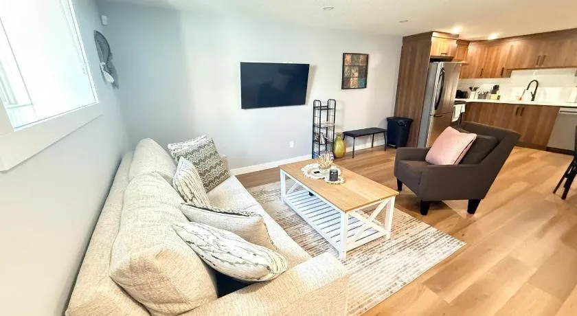 2 bedroom Cozy Secondary-Basement suite - Image 1