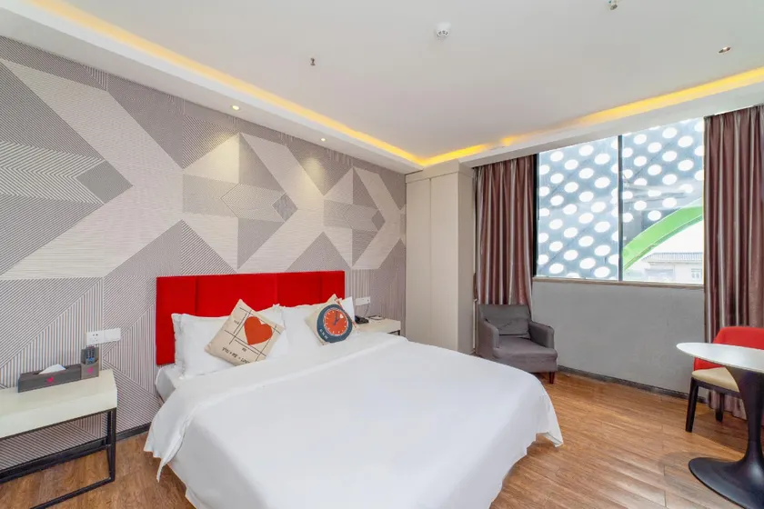 Night Thoughts Art Boutique Hotel (Xiaolan Town Taifeng Branch) - Image 1