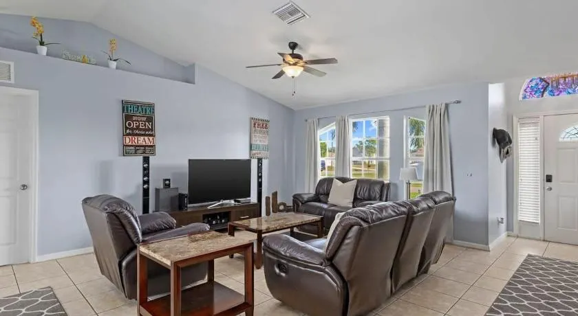 Casa Bella- Upgraded Waterfront Residence in Cape Coral with Heated Pool and Free Bikes - Image 1