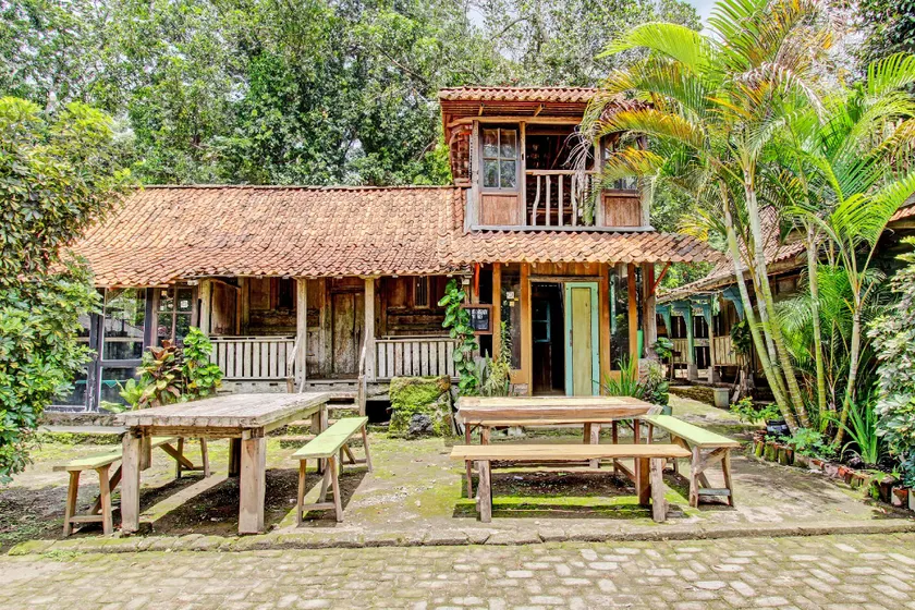 Hotel O Omah Baturan Syariah - Image 1