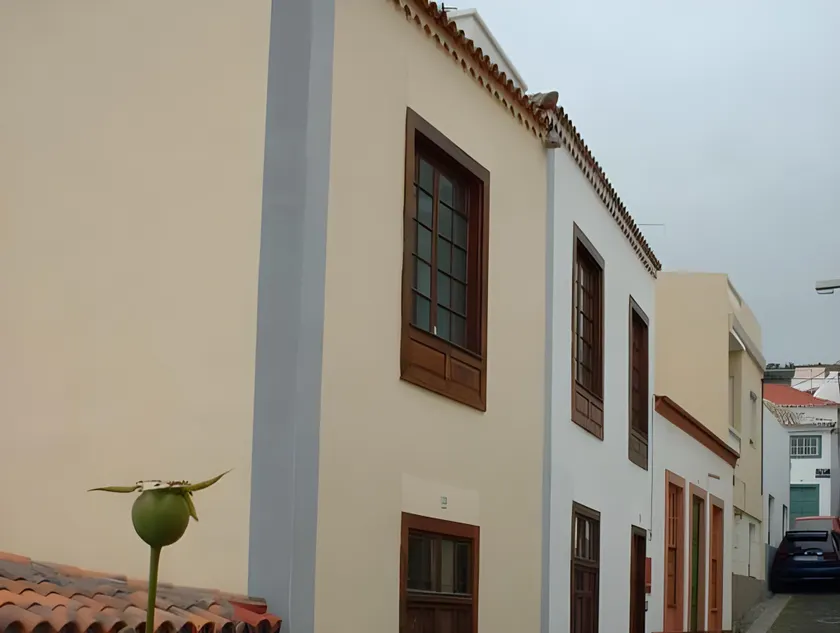 Apartamentos Montecristo - Image 1