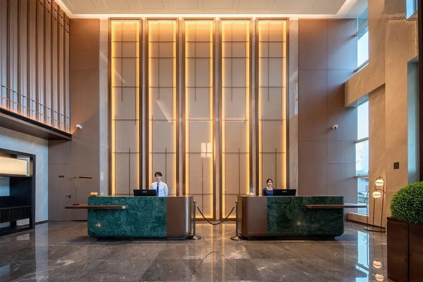 Mehood Lestie Hotel - Image 1