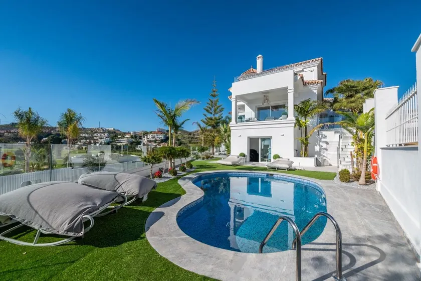 All About Villa Estrella de Oro - Image 1