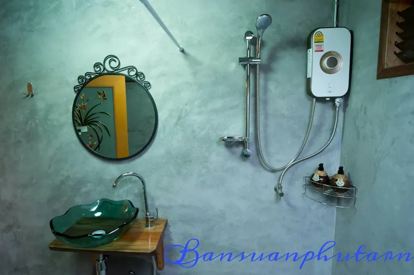 Bansuanphutarn - Image 1