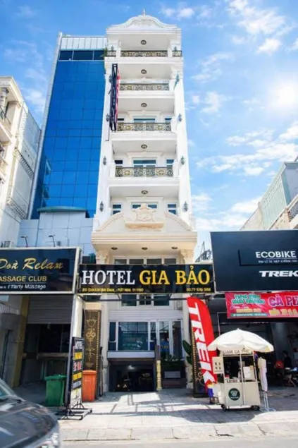 Gia Bao Hotel 96 Hoang Hoa Tham - Image 1