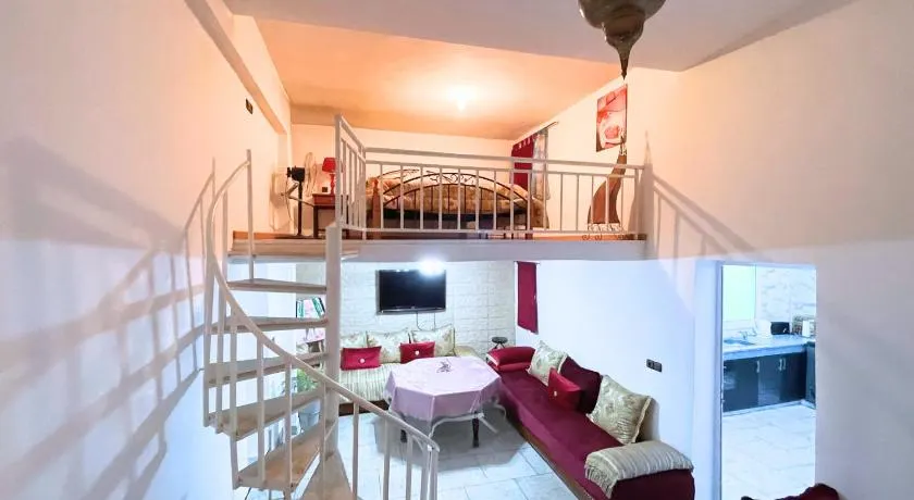ZenStay Residences Modern Apartments Near City Center With Balcony And Wifi - Image 1