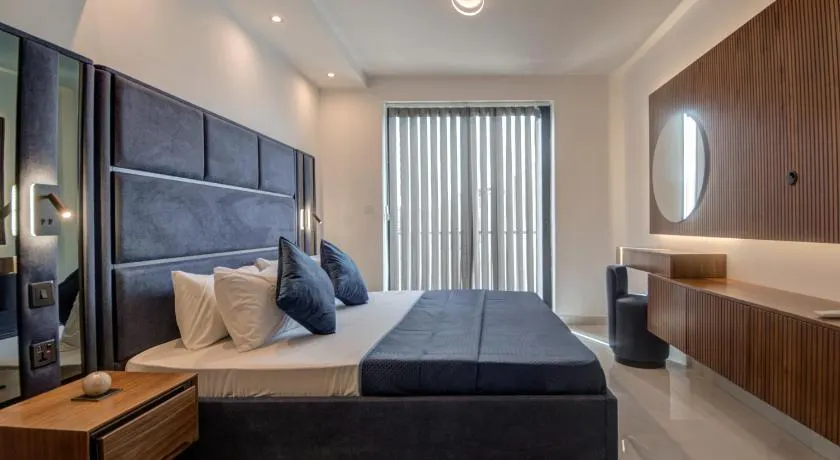 Central Apartments - Image 1