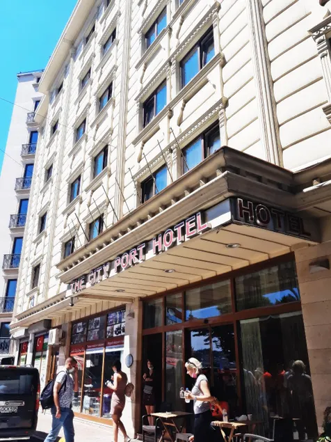 The City Port Hotel - Image 1