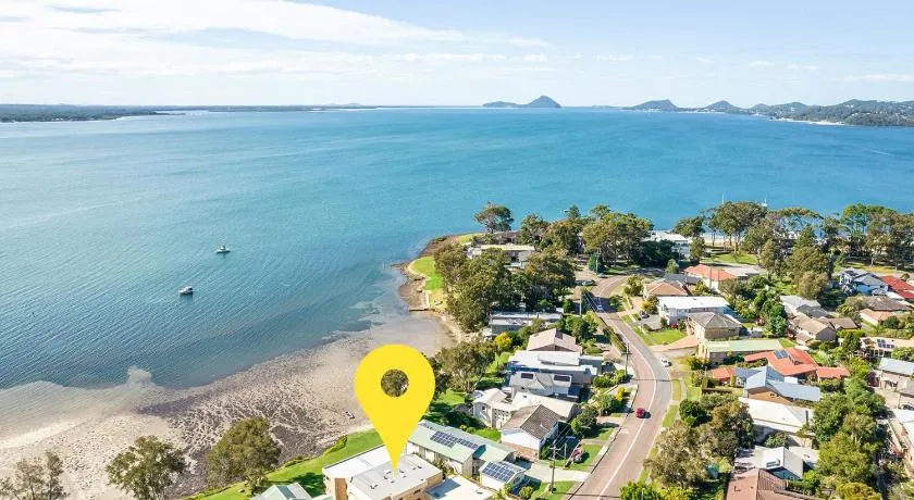 3 'Pelican Sands', 83 Soldiers Point Rd - atemberaubende Einheit am Wasser mit magischem Blick auf das Wasser und Klimaanlage - Image 1