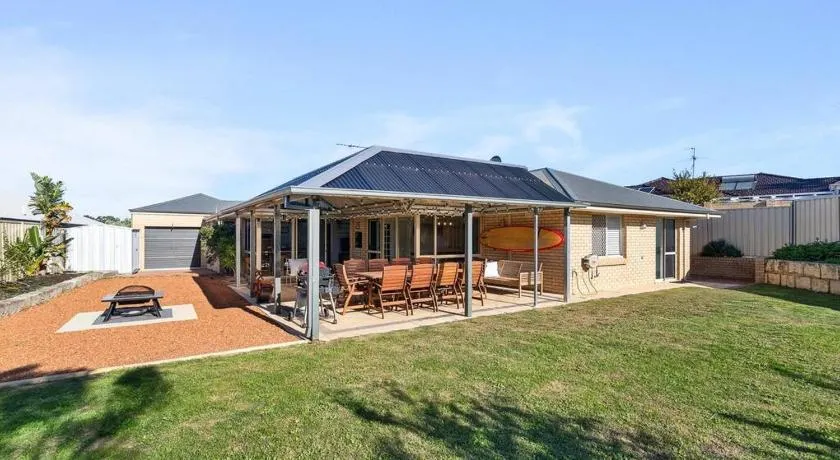 Beachside Family & Pet Friendly Casa Del Caravel - Image 1