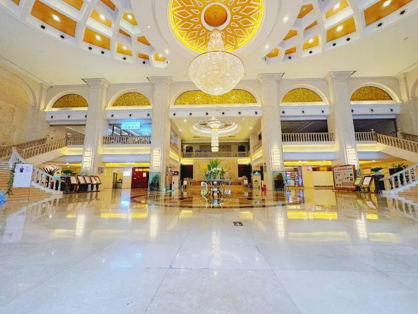 Jinduhui International Hotel (Guiyang Ouyanghai Plaza) - Image 1
