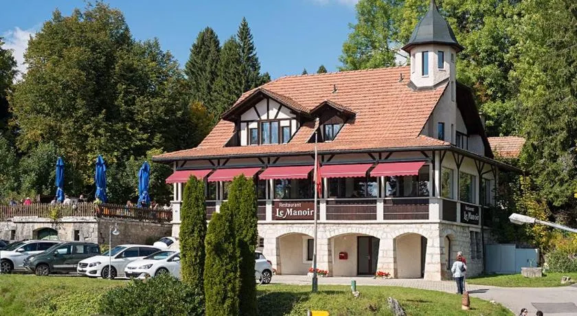 Le Manoir - Image 1