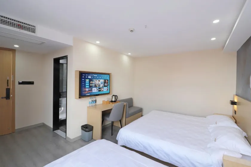 Zsmart Zhishang Hotel (Shanghai University Subway Station) - Image 1