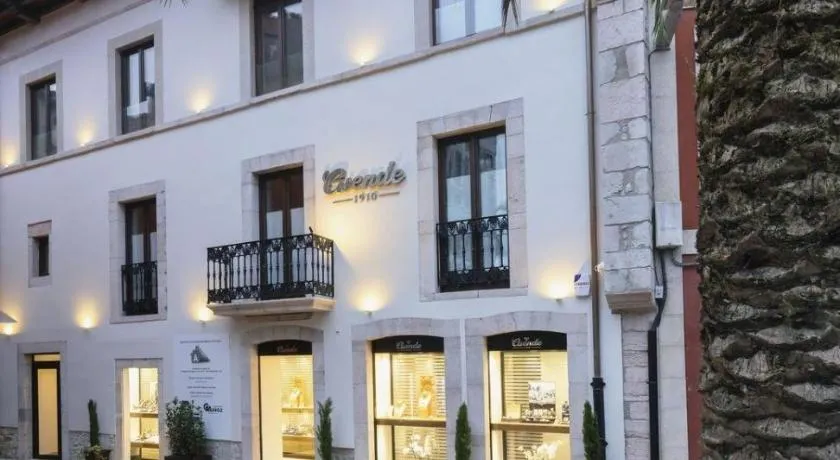 Apartamentos Centro Llanes - Image 1