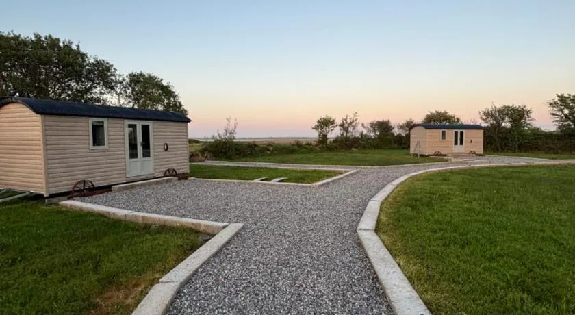 Oyster Bay Retreats - Image 1