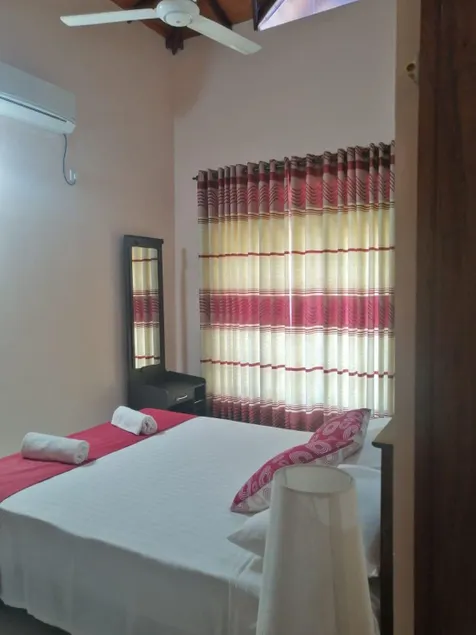 Lahiru Airport Villa - Image 1