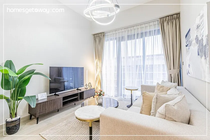 Meydan Luxury Stylish 1BR with Pool & Canal Views - Image 1