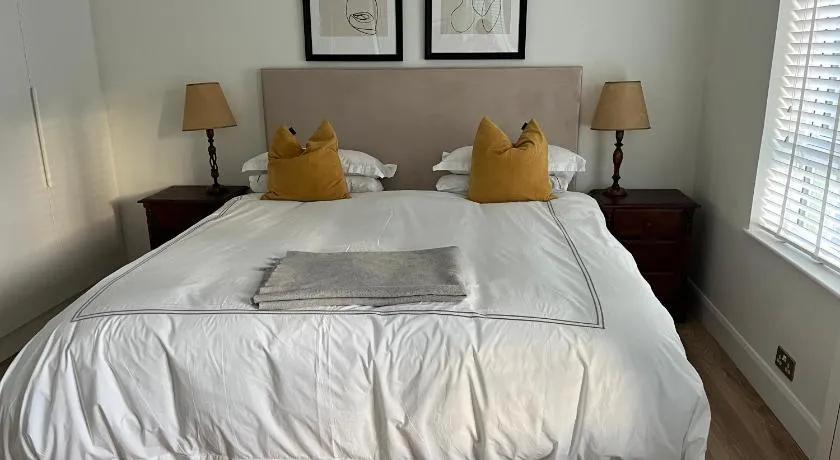 Central town location apartment - Image 1