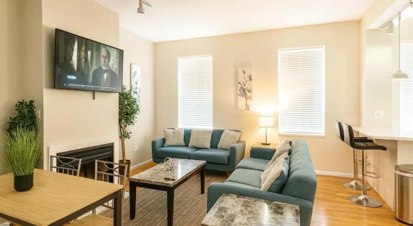 Soulard 2BR Balcony Free Parking Walk to Dining - Image 1