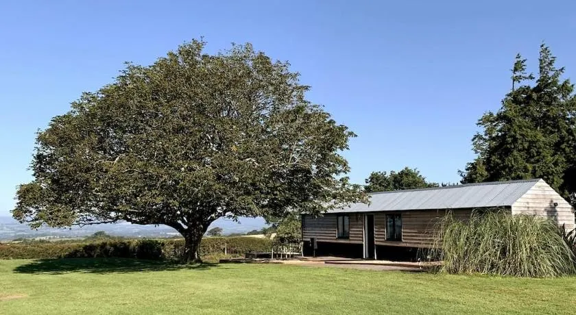 The Cabin at Barnstormers, luxury woodland setting - Image 1
