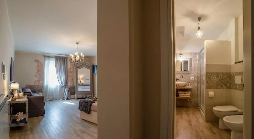 Pistoia Luxury Suite - Image 1