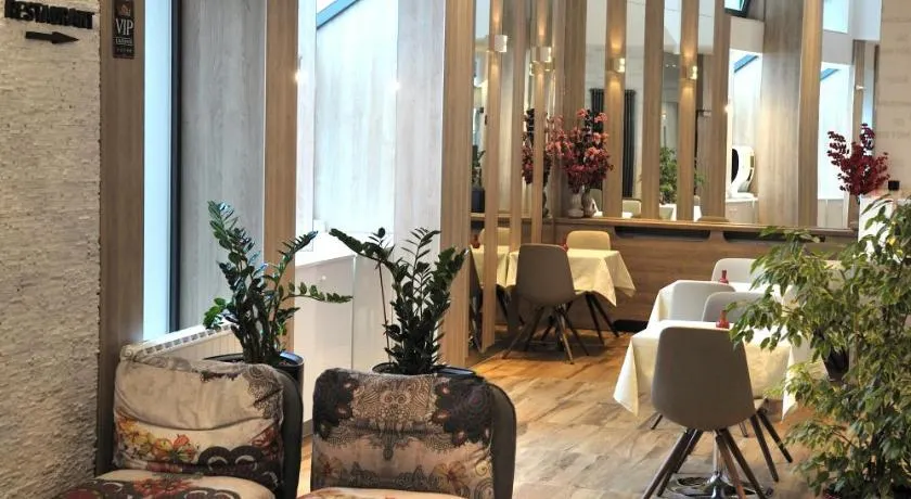 Hotel VIP - Image 1