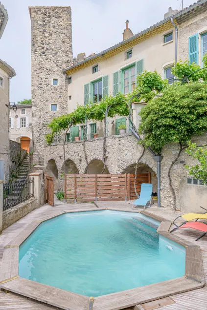 Tour Des Remparts - Image 1