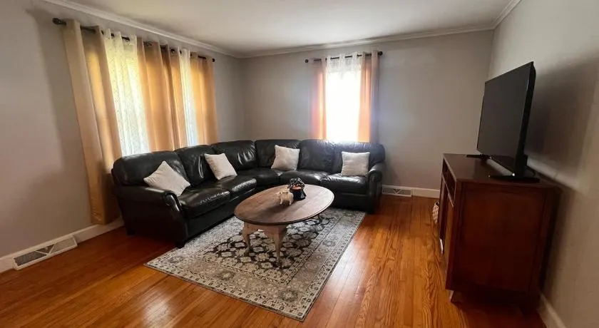 Cozy Stay Near DT with Deck and Yard - Image 1