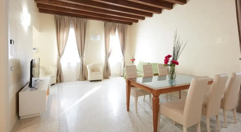 Juliet House - Image 1