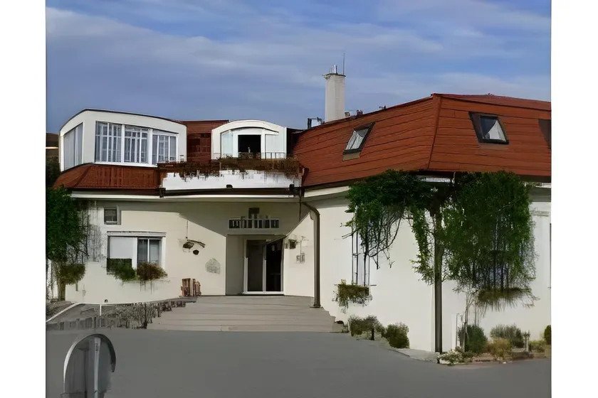 ZÁMOCKÁ KORUNA u Hoffera - Image 1