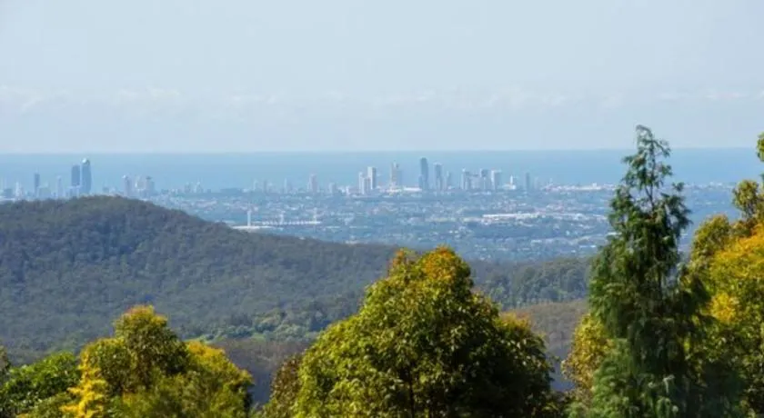 Spectacular Gold Coast Skyline Views - Image 1