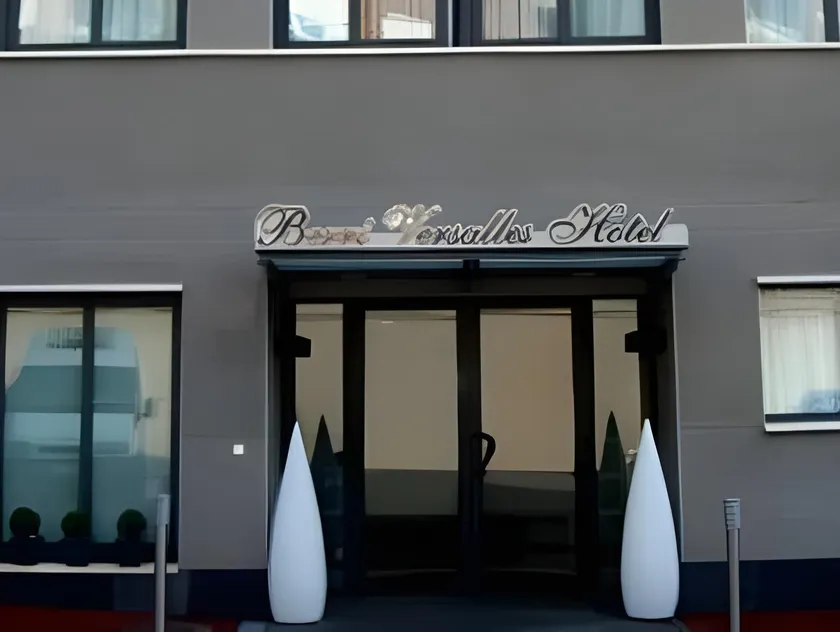 Hotel Berri Versalles - Image 1