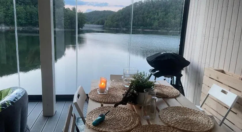 Lakeside Cottage by Bystrzyckie Lake & Dam - Image 1
