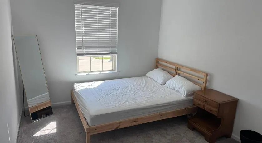 Paloma Falls Guesthouse - Image 1