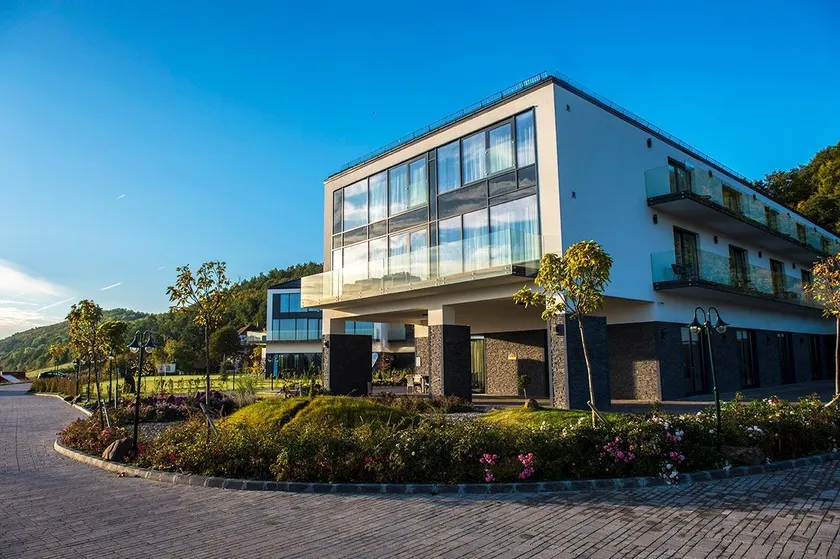 Castellum Hotel Hollókő - Image 1
