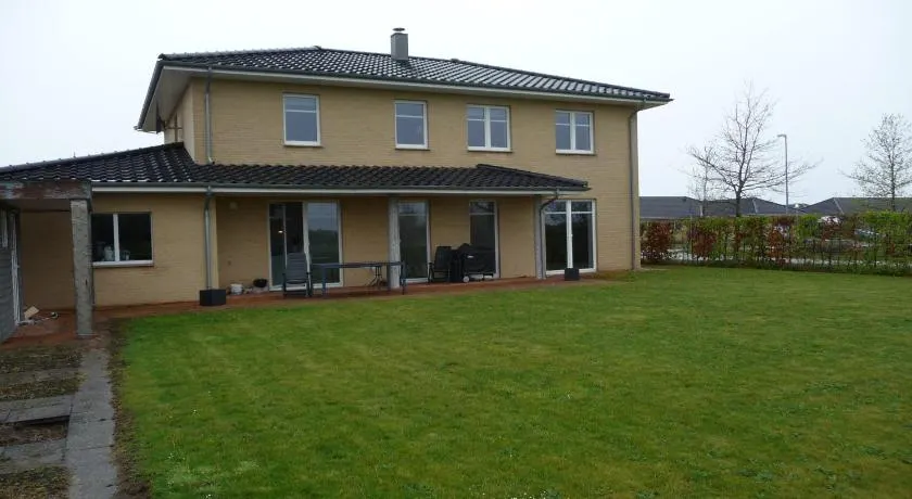 Værelse i Augustenborg i stor villa - Image 1