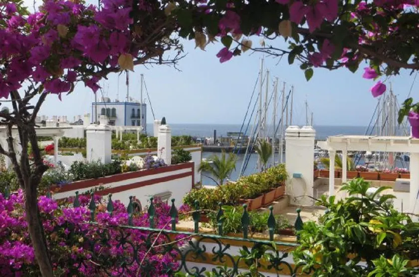 House in the port of Mogan with roofterrace and beautiful views - Image 1