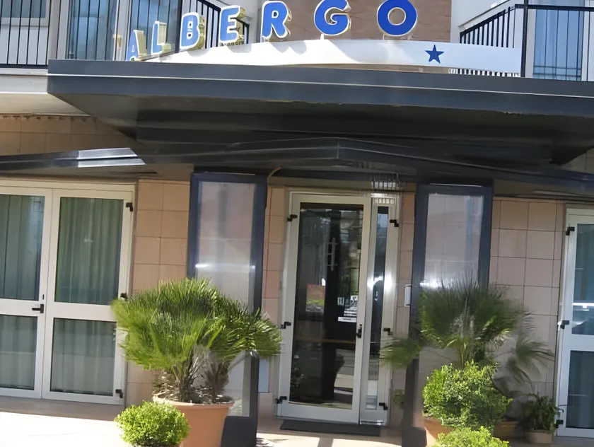 Albergo Carpino - Image 1