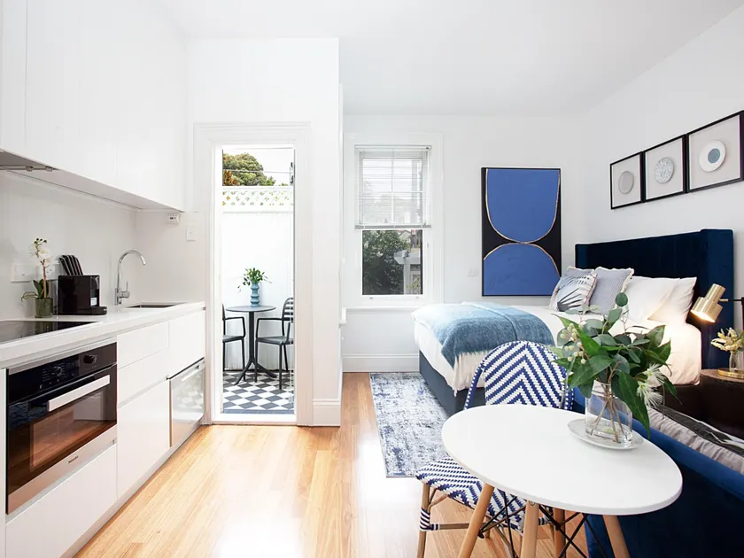 Bright and Beautiful Studio in Quiet Neighbourhood - Image 1