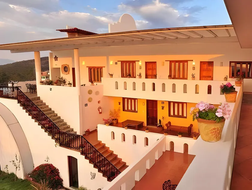 Hotel Mirador Del Lago - Image 1
