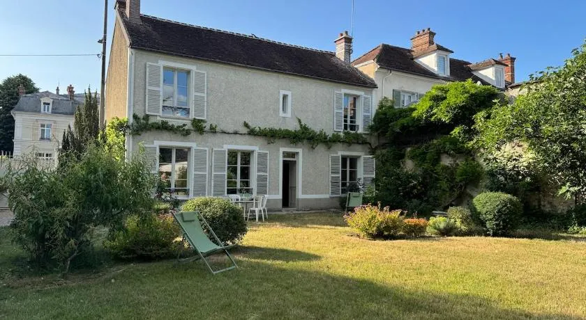 Garden - Center of Fontainebleau - Parking - Image 1