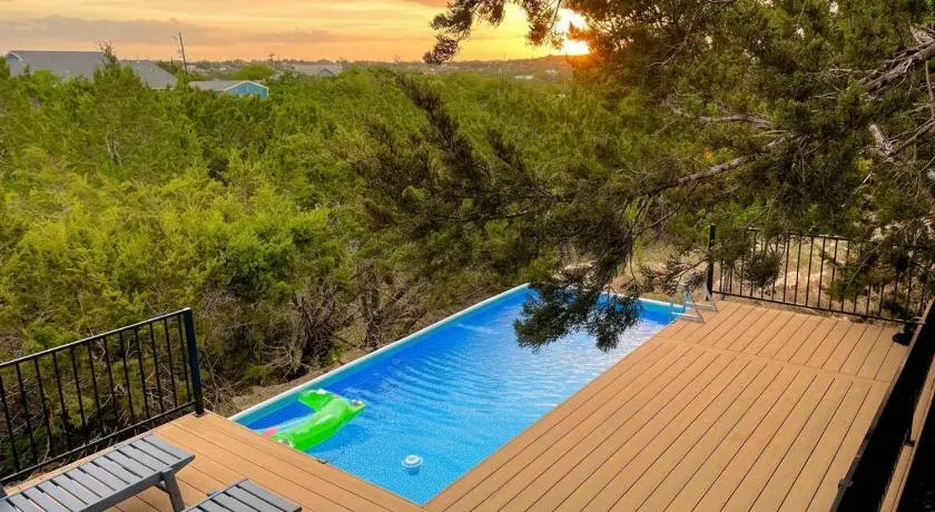 The Outlook - Spa and deck views of Hill Country - Image 1