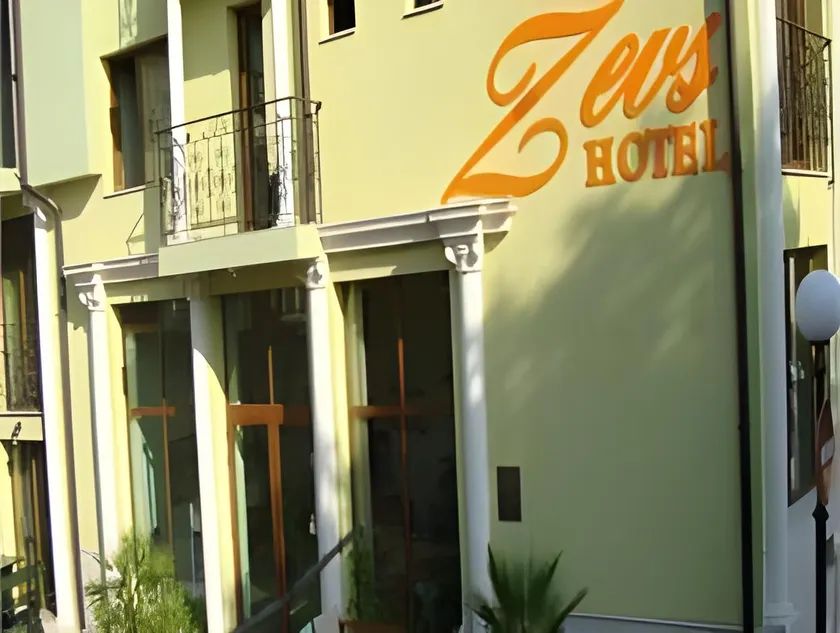 Hotel Zeus - Image 1