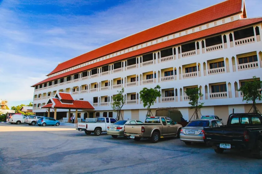 AmornSukhothai Hotel - Image 1