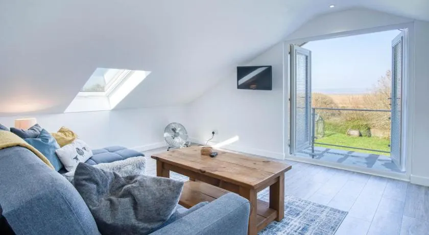 Y Llofft - 1 Bedroom Apartment - Llanrhidian - Image 1