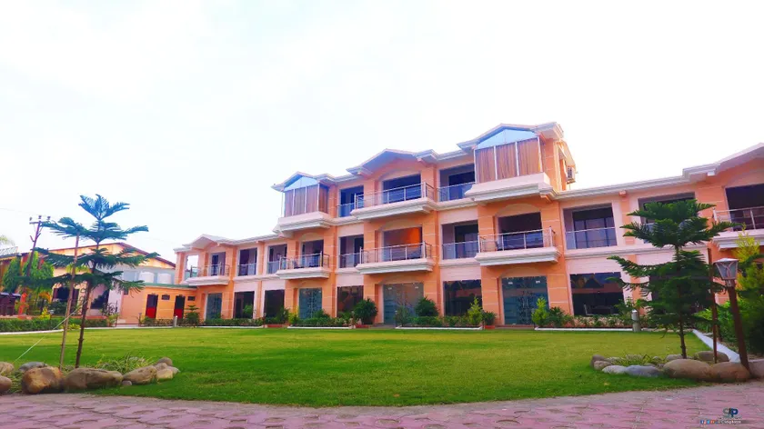 La Bellevue (Club & Resort) - Image 1