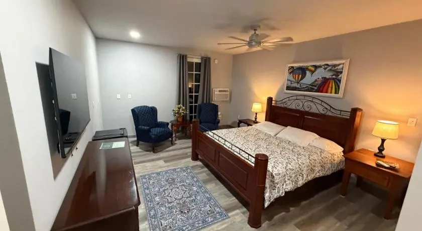 Germantown Inn & Lounge RM 4 - Image 1
